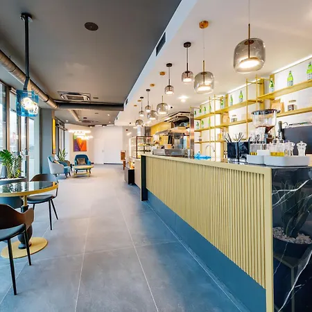 מלון Novita Free Underground Parking 4*