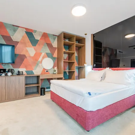 فندق Novita Free Underground Parking 4*