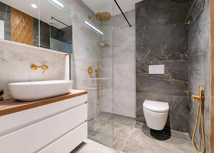 Hotel Novita Free Underground Parking 4*