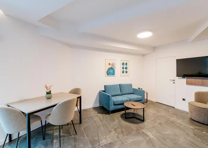 Novita Free Underground Parking Hotel 4*