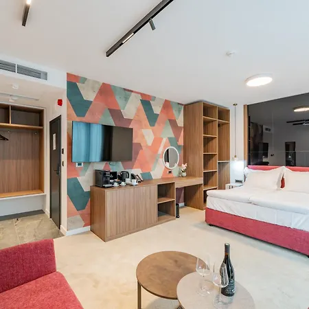 Novita Free Underground Parking Hotel